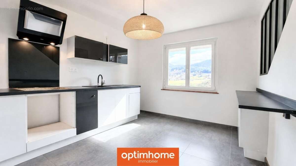 Maison rénovée 2024 – 126 m² – 3 chambres (4e possible) - 2 salles de bain – Calme absolu – Vue nature – Proche Remiremont - photo 5