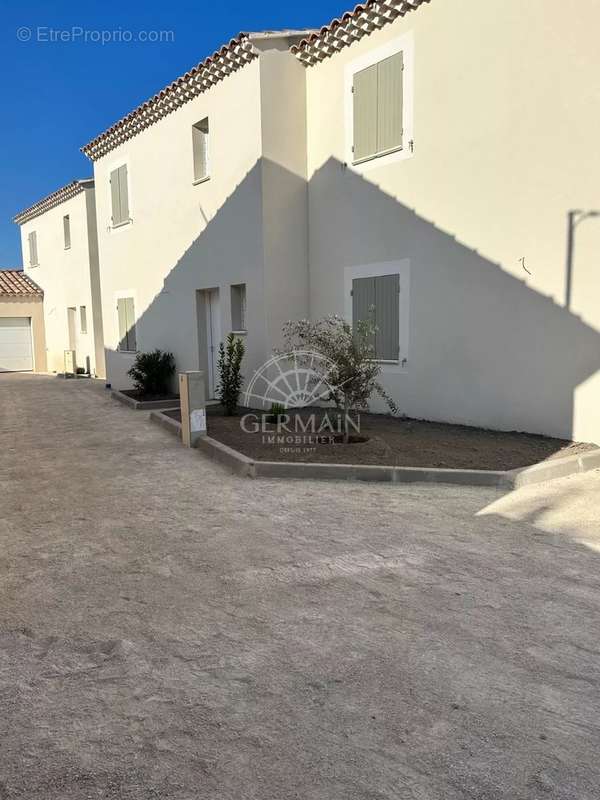 Maison à PERNES-LES-FONTAINES