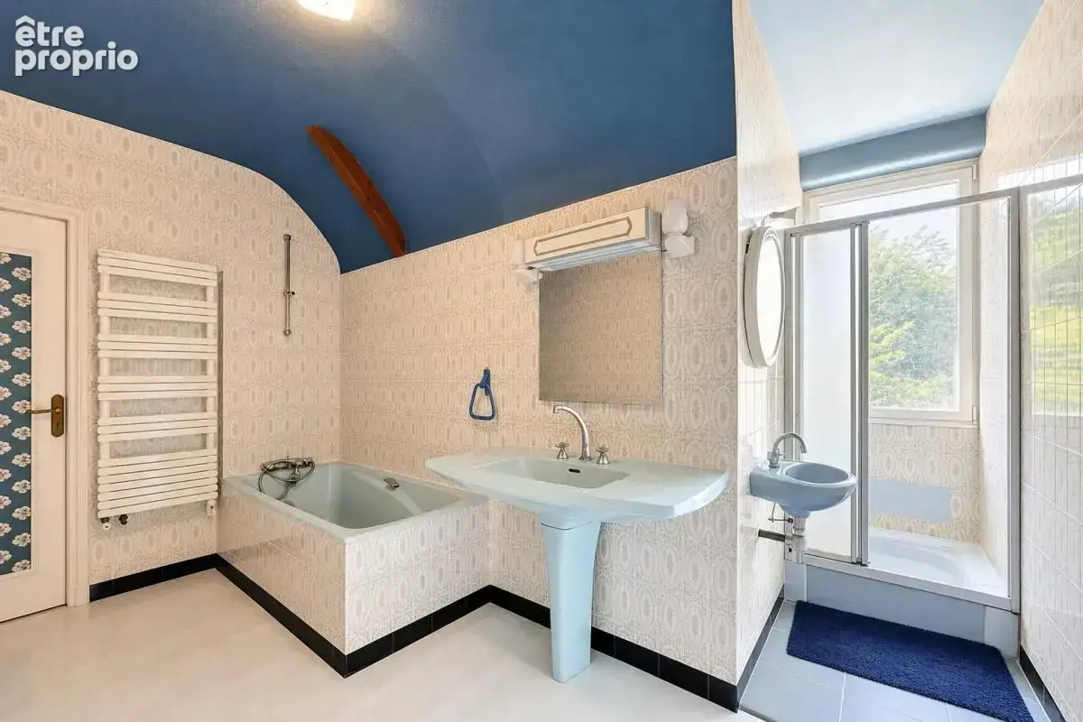 Maison de 8 pièces de 258 m² à Château-Gontier - photo 11