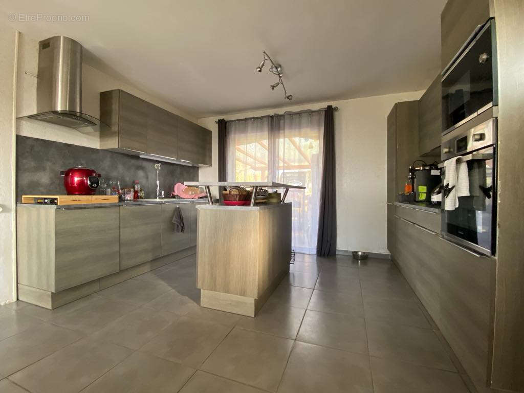 Maison à NEUILLY-SAINT-FRONT