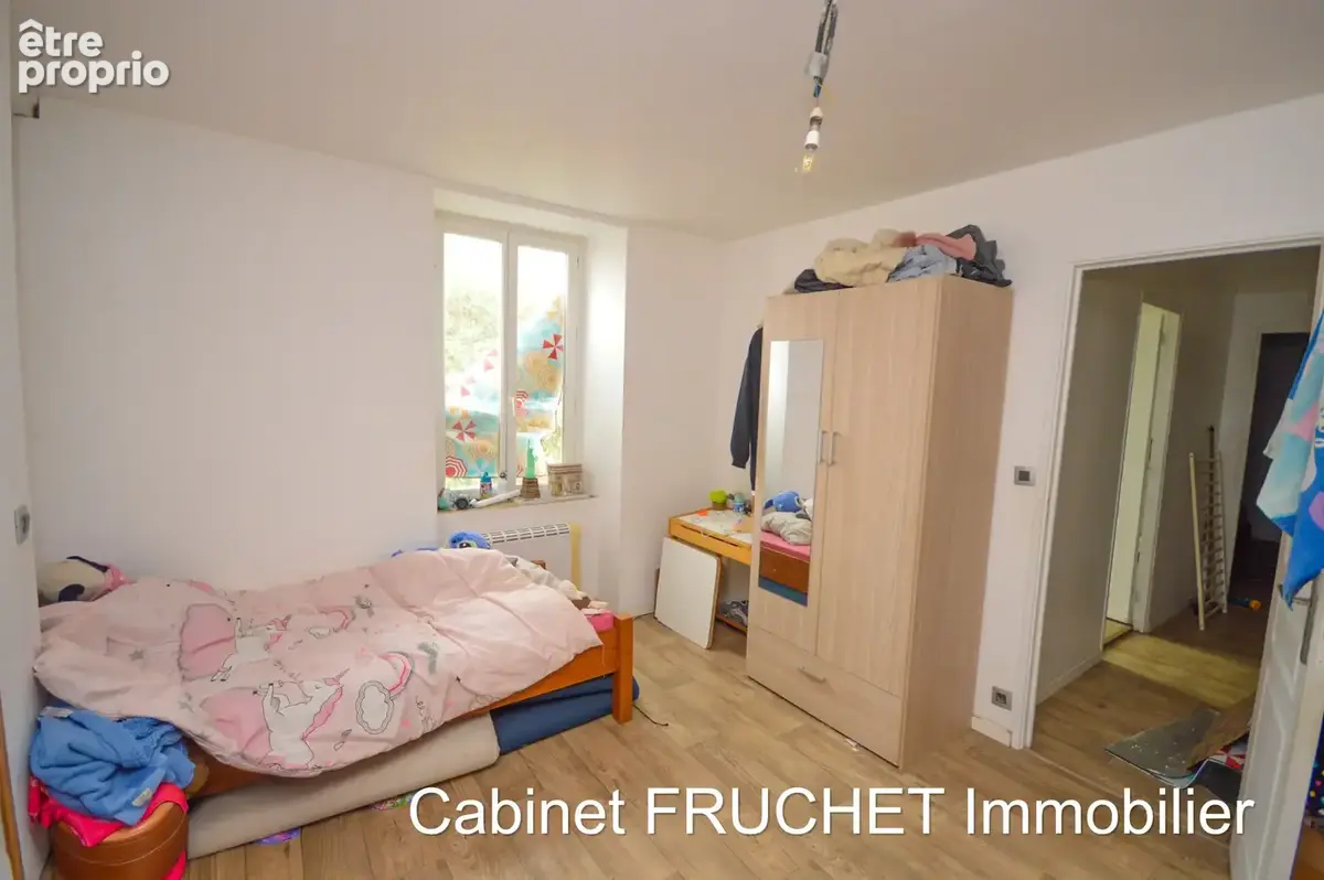 Jolie maison de Maître en centre bourg - photo 8