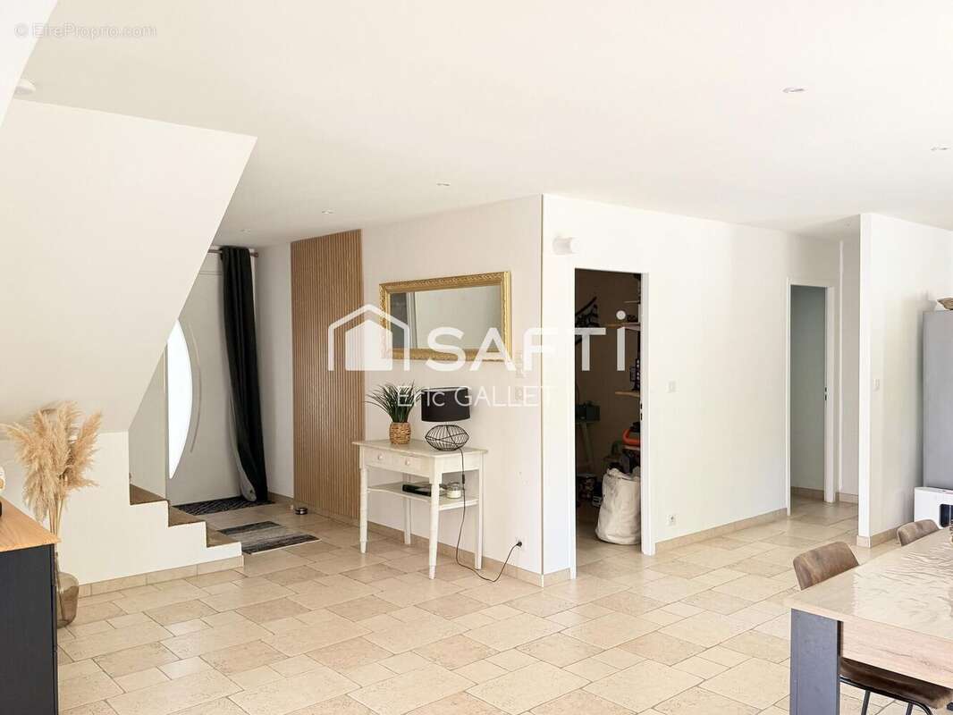 Maison 171 m² à Chasteaux  - photo 9