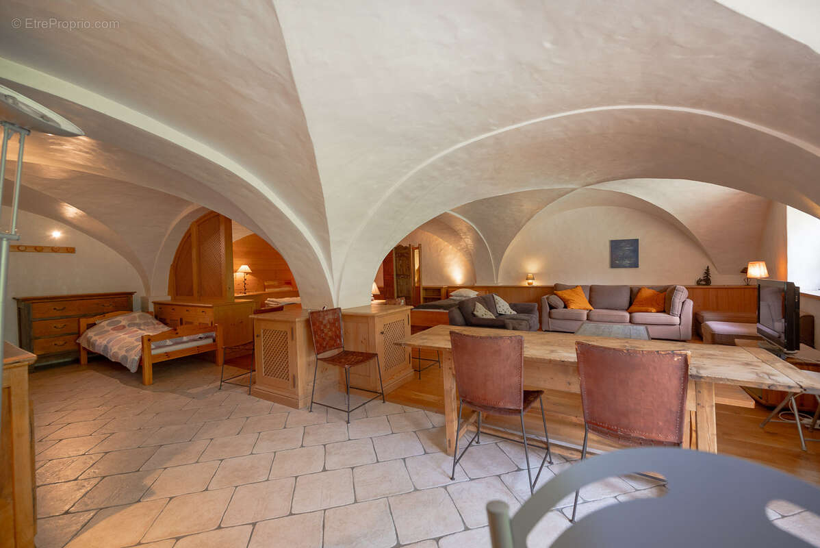 Appartement à LES ALLUES