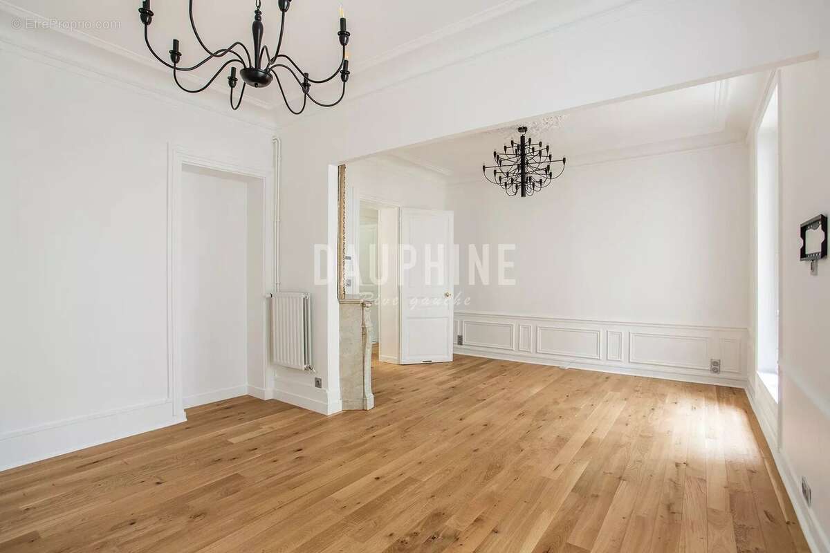 Appartement à PARIS-7E
