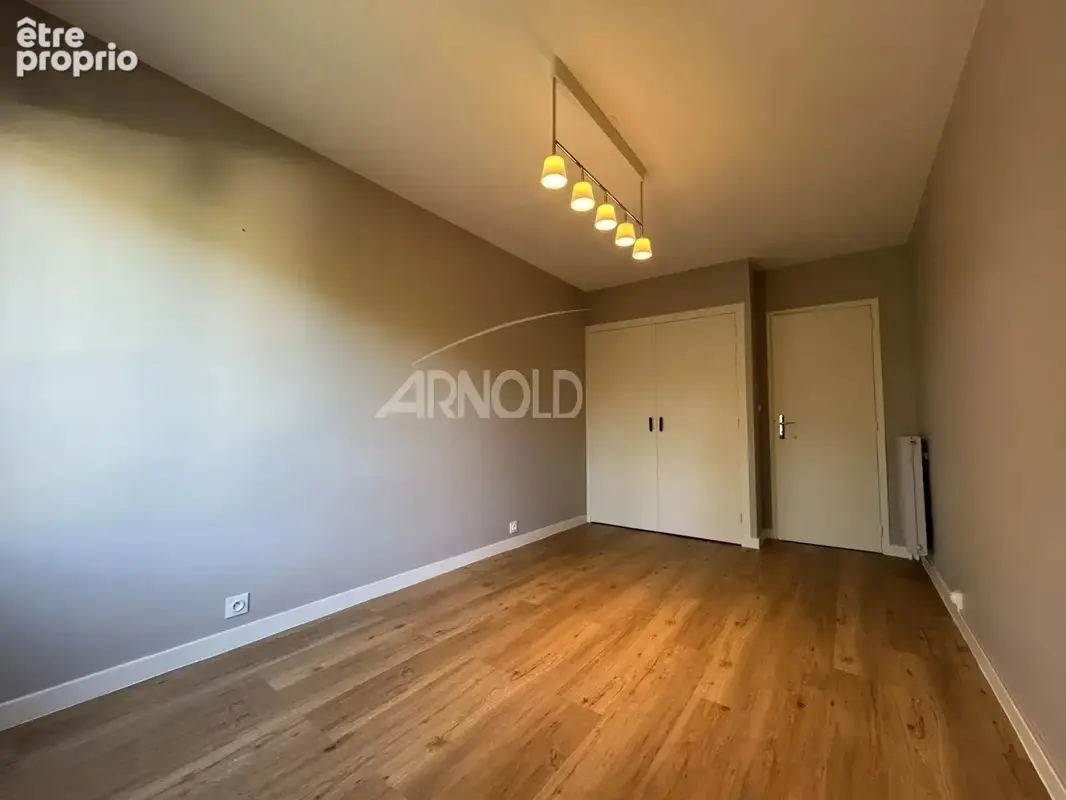 Canclaux - Appartement T2  59 m2 entièrement rénové - photo 11