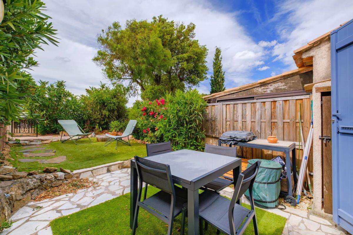 Maison à ROQUEBRUNE-SUR-ARGENS
