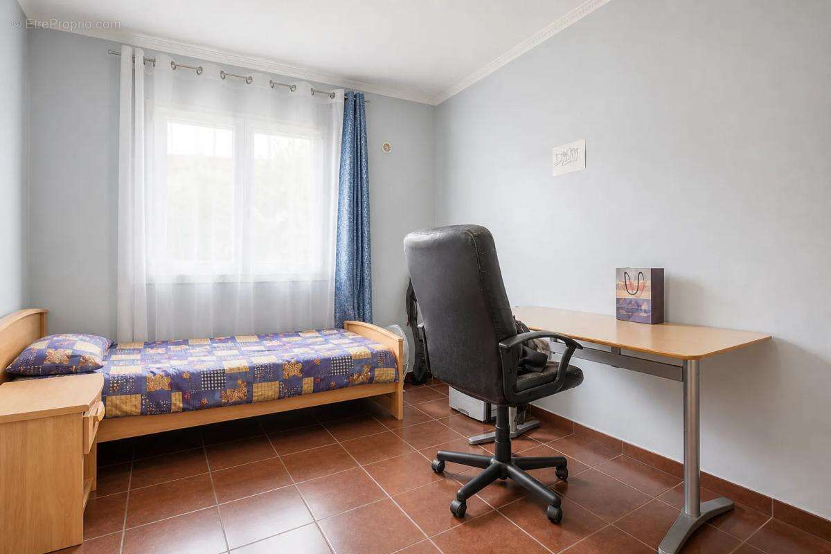 Maison de 7 pièces de 175 m² située à Le Blanc-Mesnil - photo 7