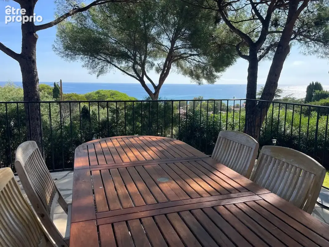 Demeure d’Exception à Sainte-Maxime : Luxe, Vue Mer & Accès Direct à La Plage - photo 5