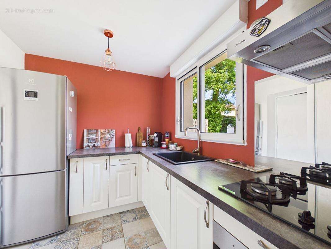 Maison de 124 m 2 à Mignaloux Beauvoir , 3 chambres, 1 bureau,  jardin, garage - photo 6