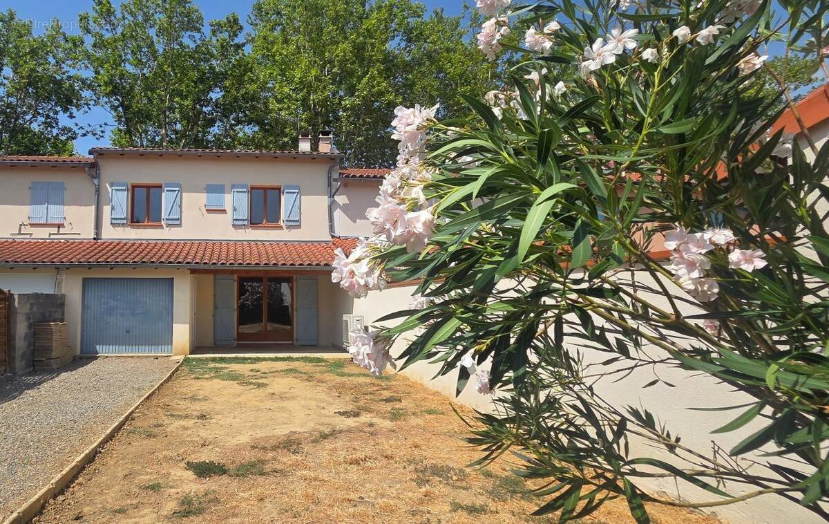 Maison à SAINT-SULPICE-SUR-LEZE