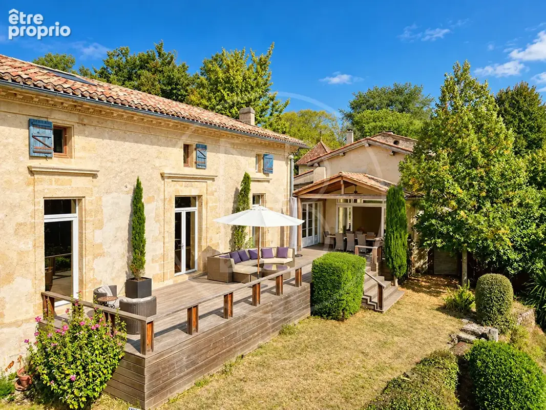 Maison en pierre rénovée avec annexe, piscine et étang privé - photo 3