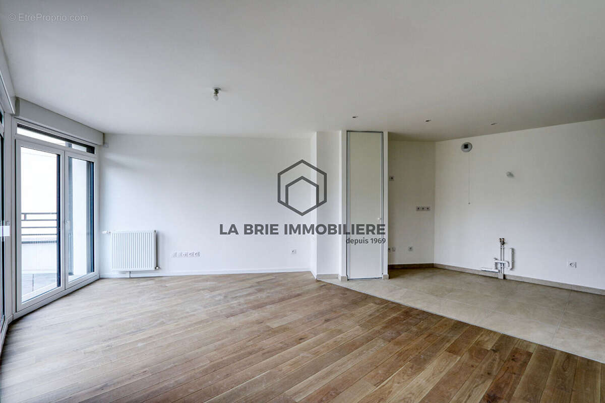 Appartement à SAINT-MAUR-DES-FOSSES