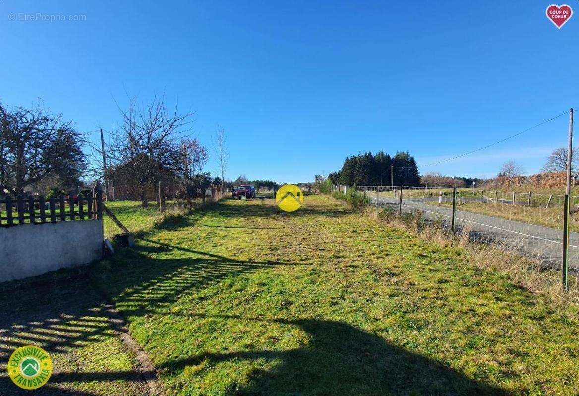 Maison à CONDAT-EN-COMBRAILLE