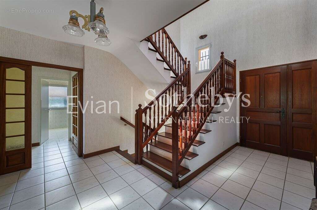 Vente grande maison avec vue lac - photo 3