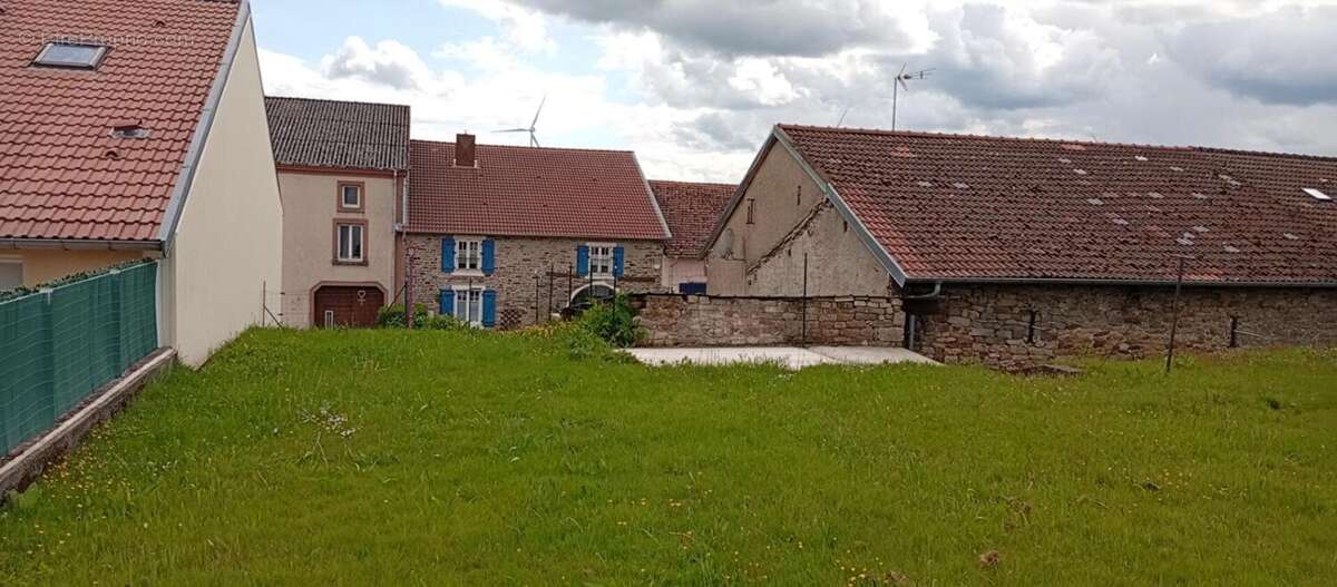 Maison à GRUEY-LES-SURANCE