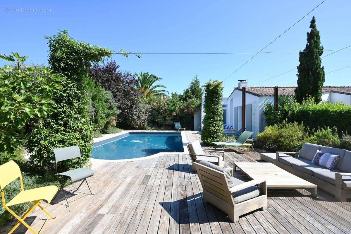 Maison à LES PORTES-EN-RE