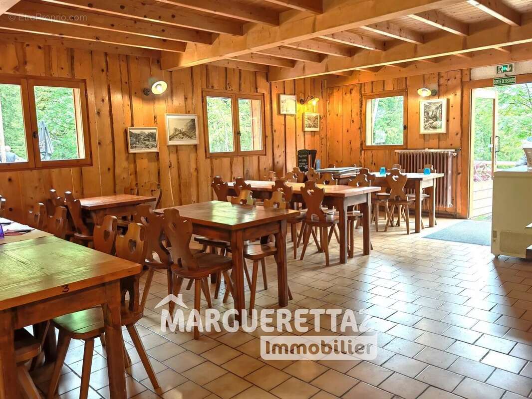 Commerce à SIXT-FER-A-CHEVAL