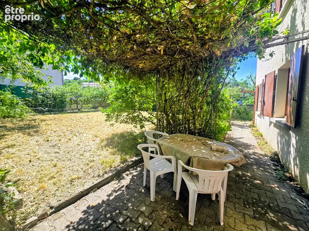 Maison spacieuse avec jardin - photo 2