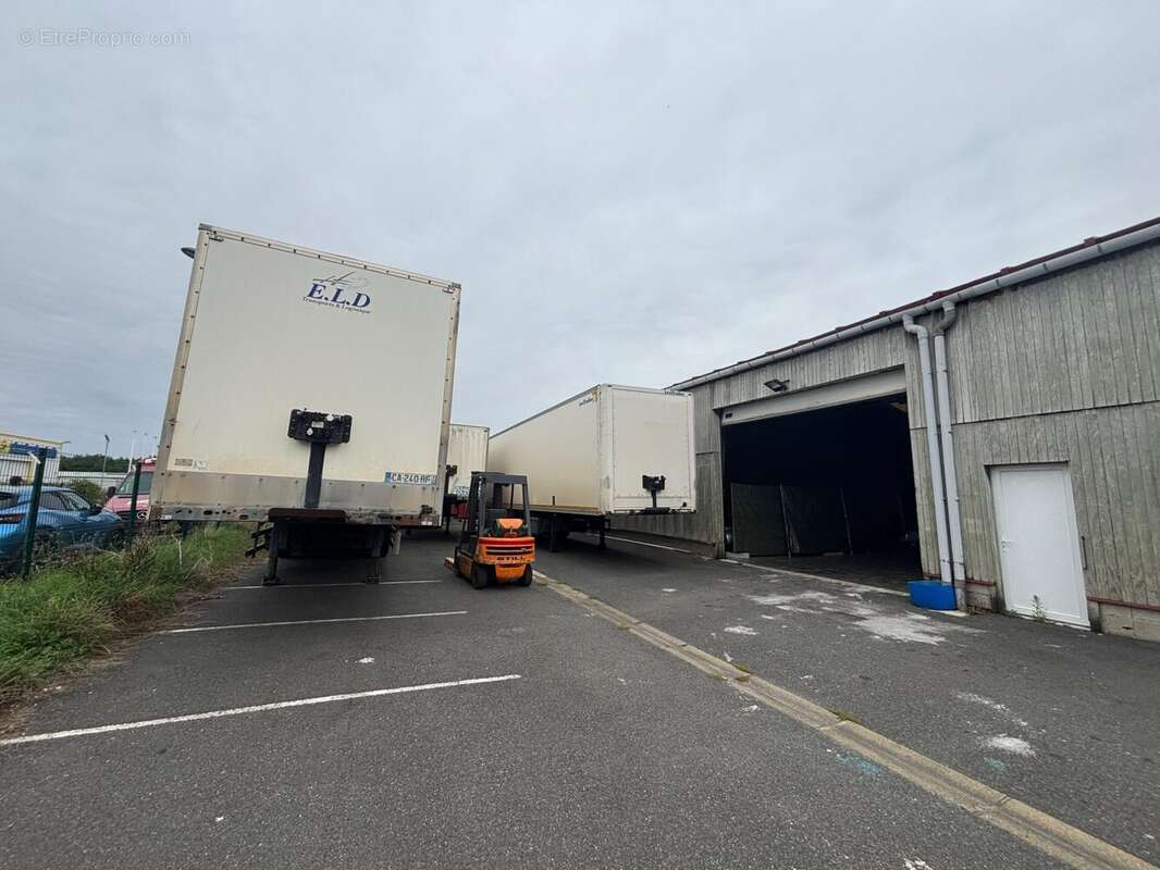 Commerce à MILLY-LA-FORET