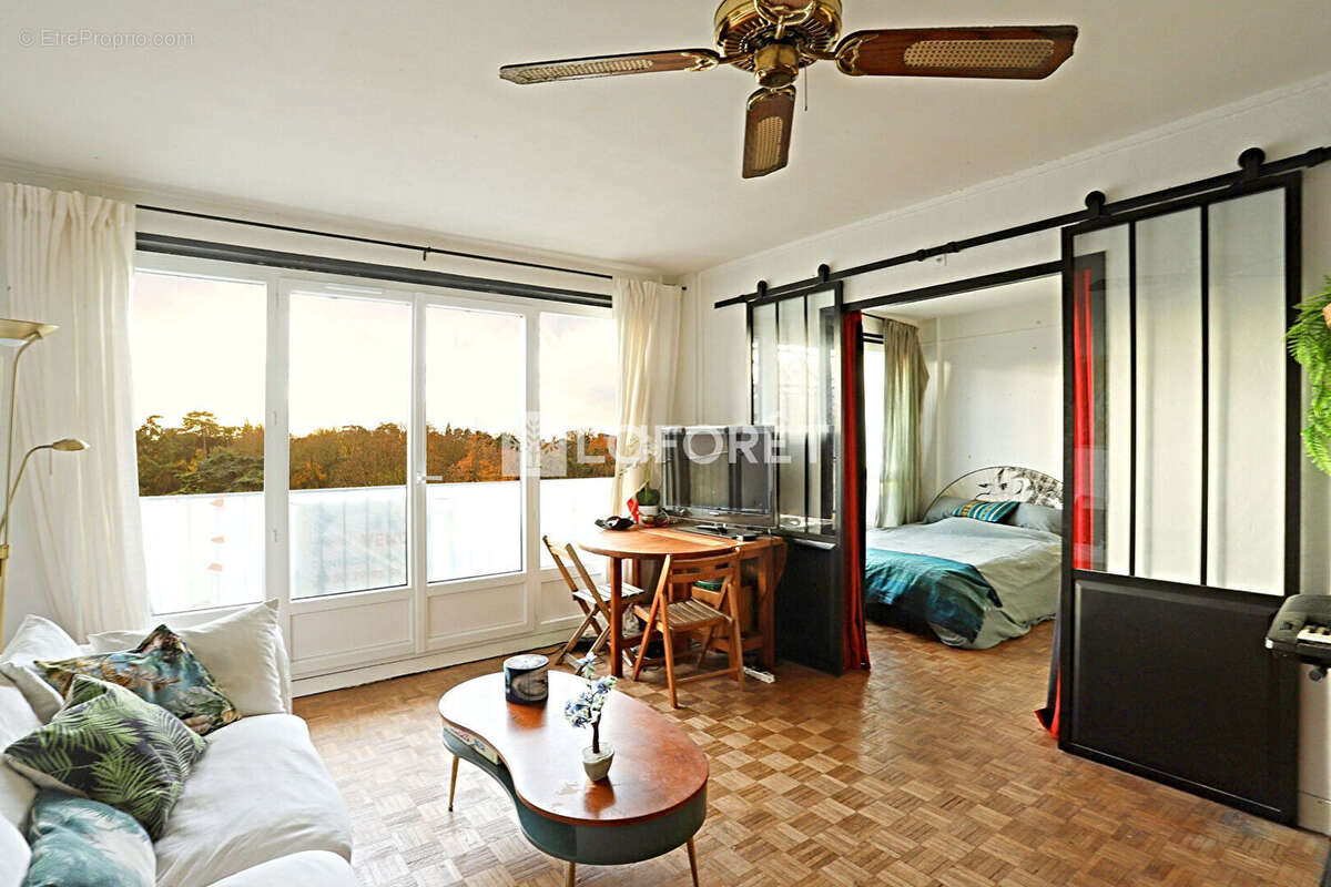 Appartement à PARIS-14E