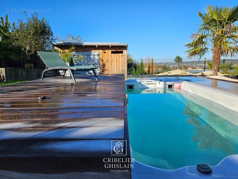 Maison à LA CHAPELLE-BASSE-MER