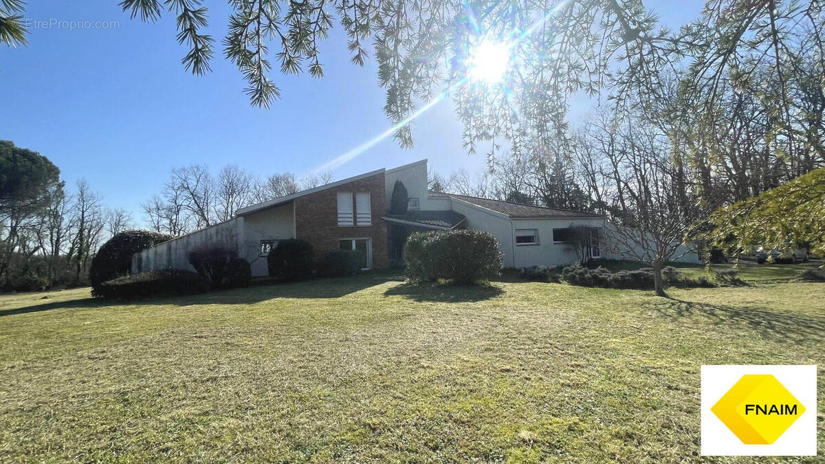 Maison à LAROQUE-TIMBAUT