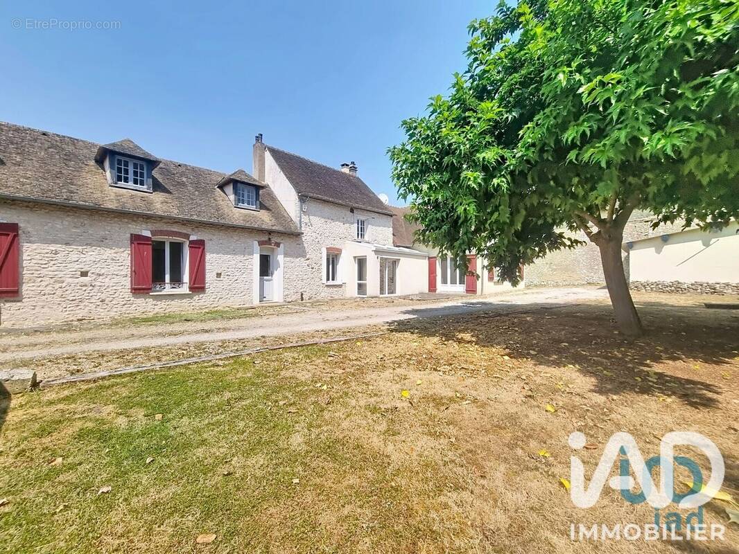 Photo 1 - Maison à ANET