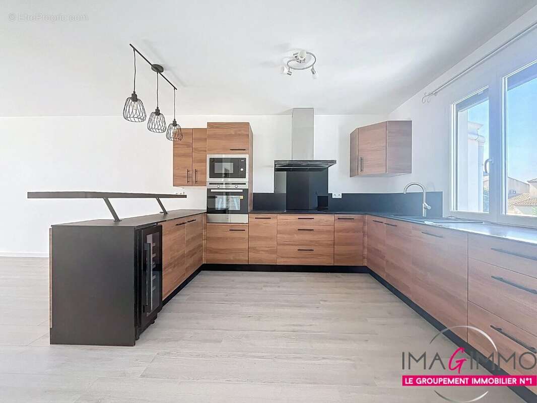 Appartement à MAUGUIO