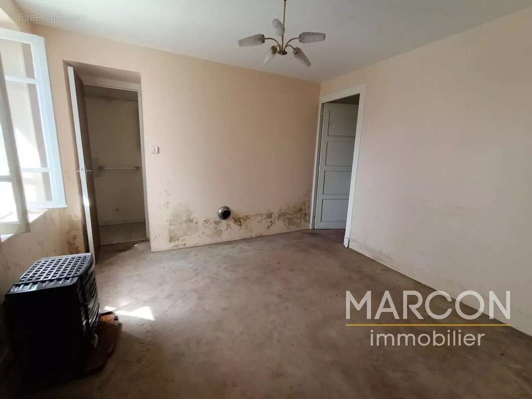 Maison à LAVAVEIX-LES-MINES