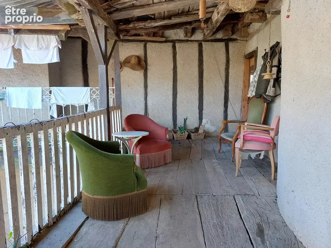 Corps de ferme avec presque un hectare de terrain et du potentiel - photo 12