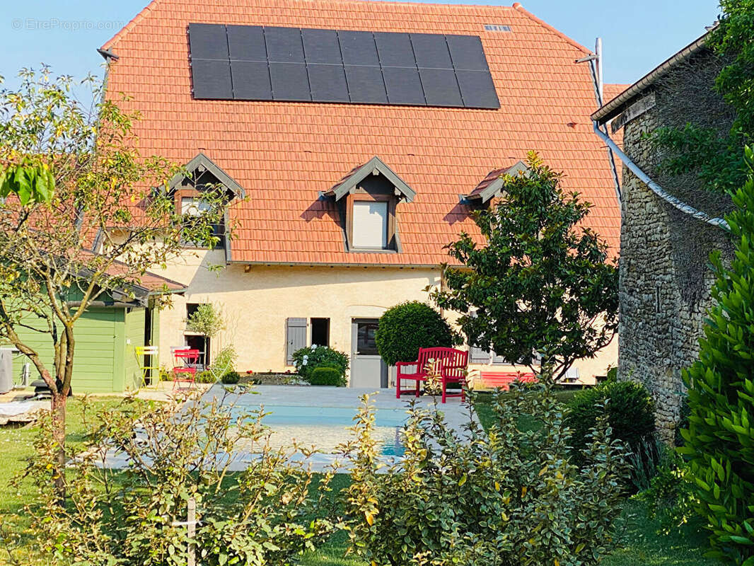 Maison à POUILLEY-FRANCAIS