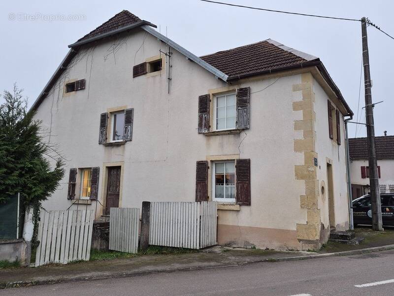 Maison à BAULAY