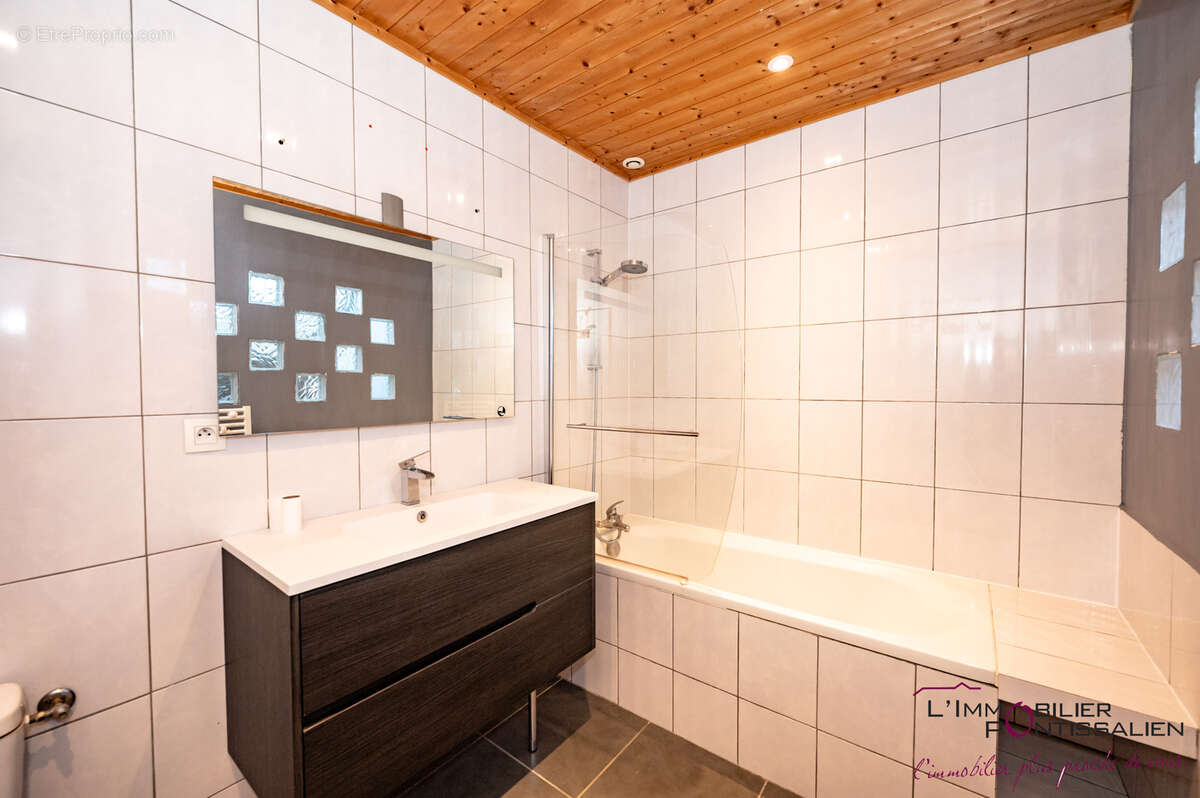 Appartement à LABERGEMENT-SAINTE-MARIE