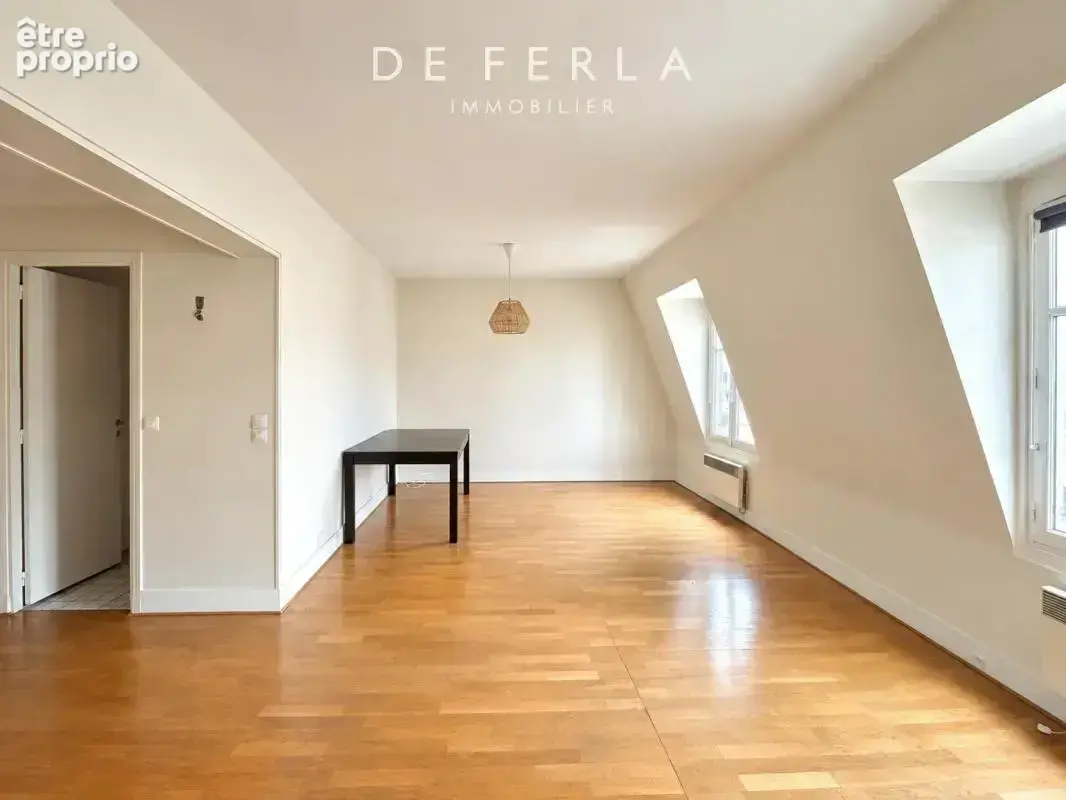 Appartement à PARIS-16E