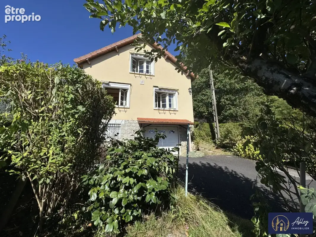Maison 3 pièces 72 m² · à Ydes · 72 m² · 94 000 €