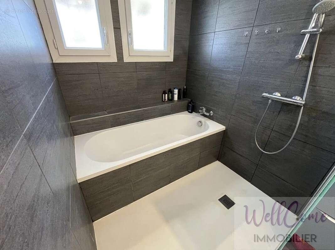 Appartement à AIX-LES-BAINS