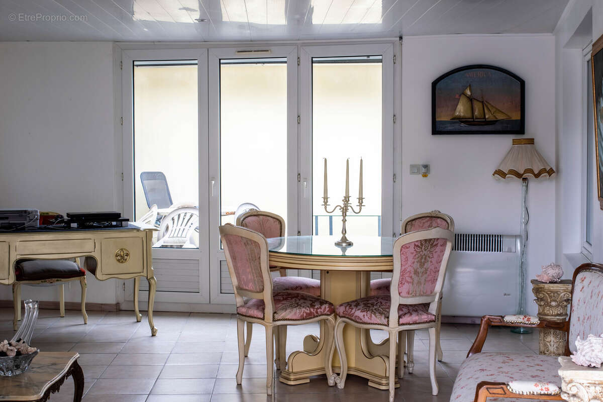 Maison à MILLY-SUR-THERAIN