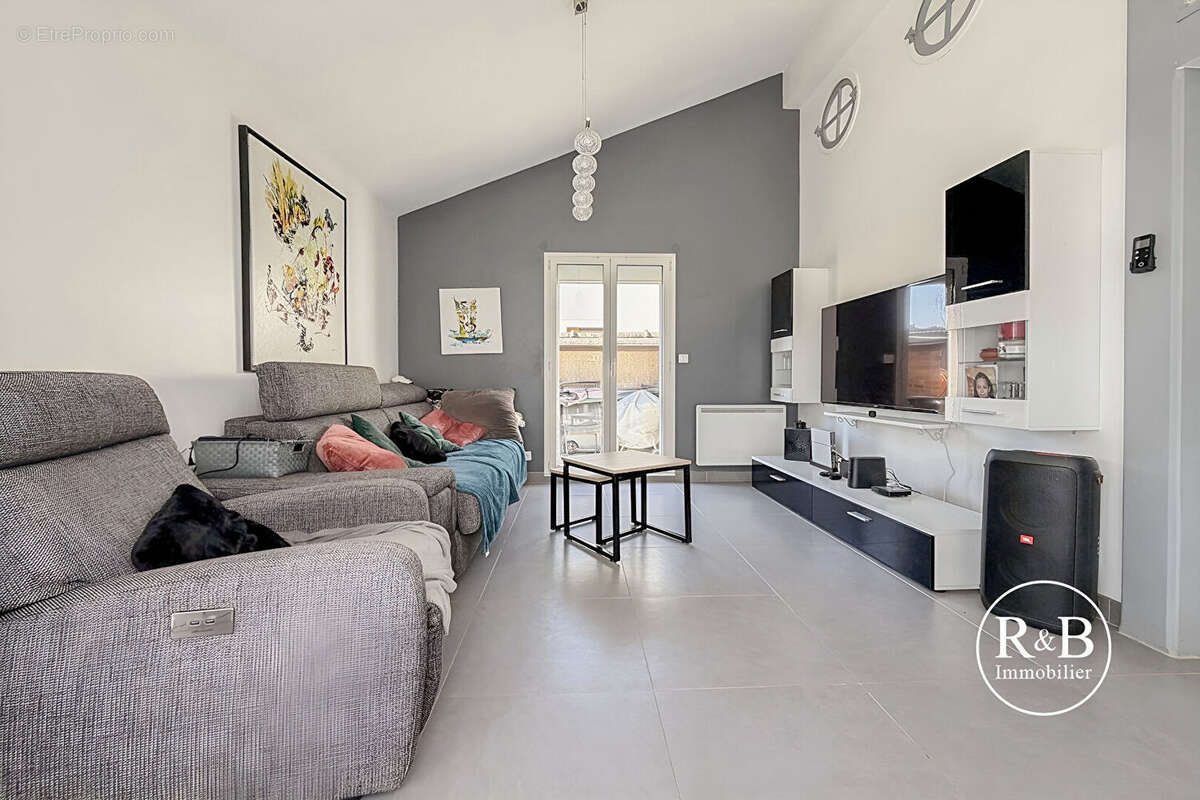 Maison à LES CLAYES-SOUS-BOIS