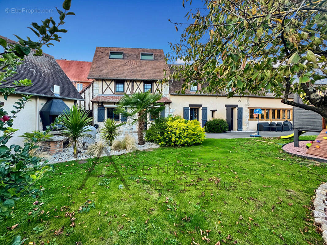 Maison à FRENEUSE