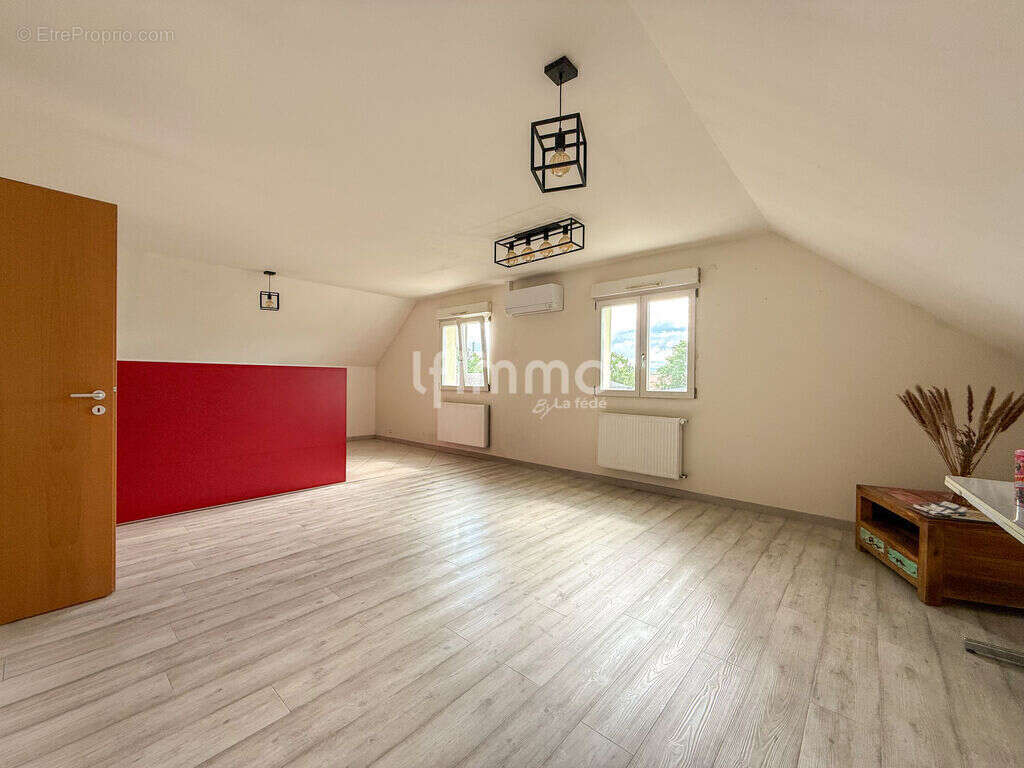 Maison bi-famille de 155m² sur 6,70 ares en quartier résidentiel - photo 8