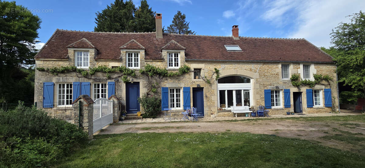 Maison à MENOU