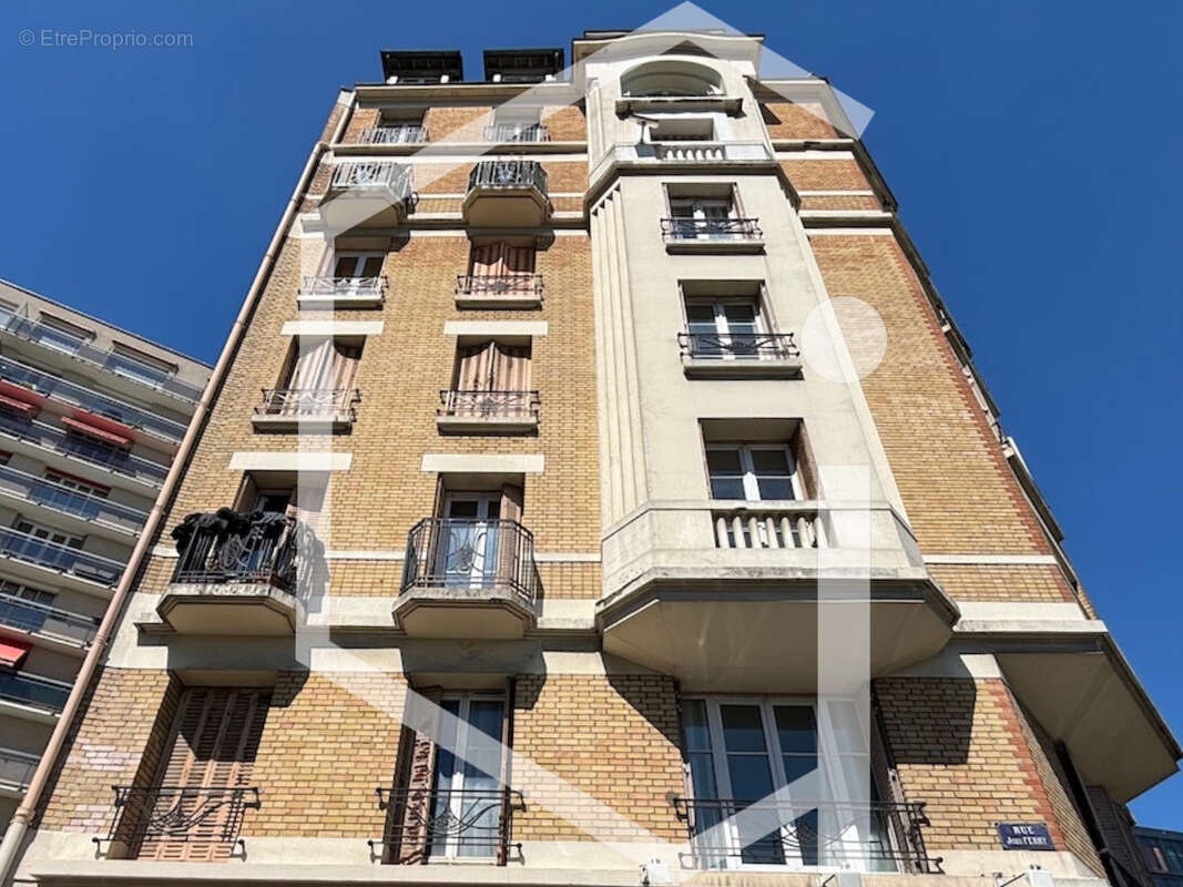 Appartement à LA GARENNE-COLOMBES