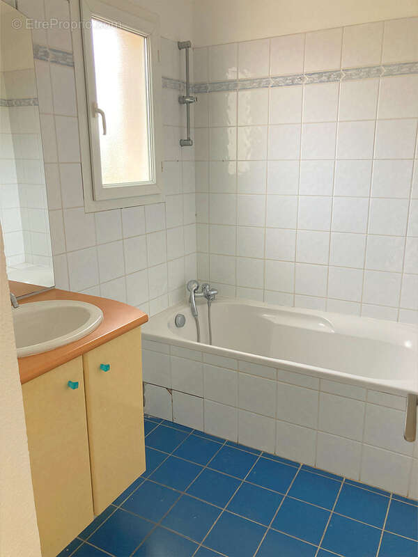 Maison à MONTELIMAR