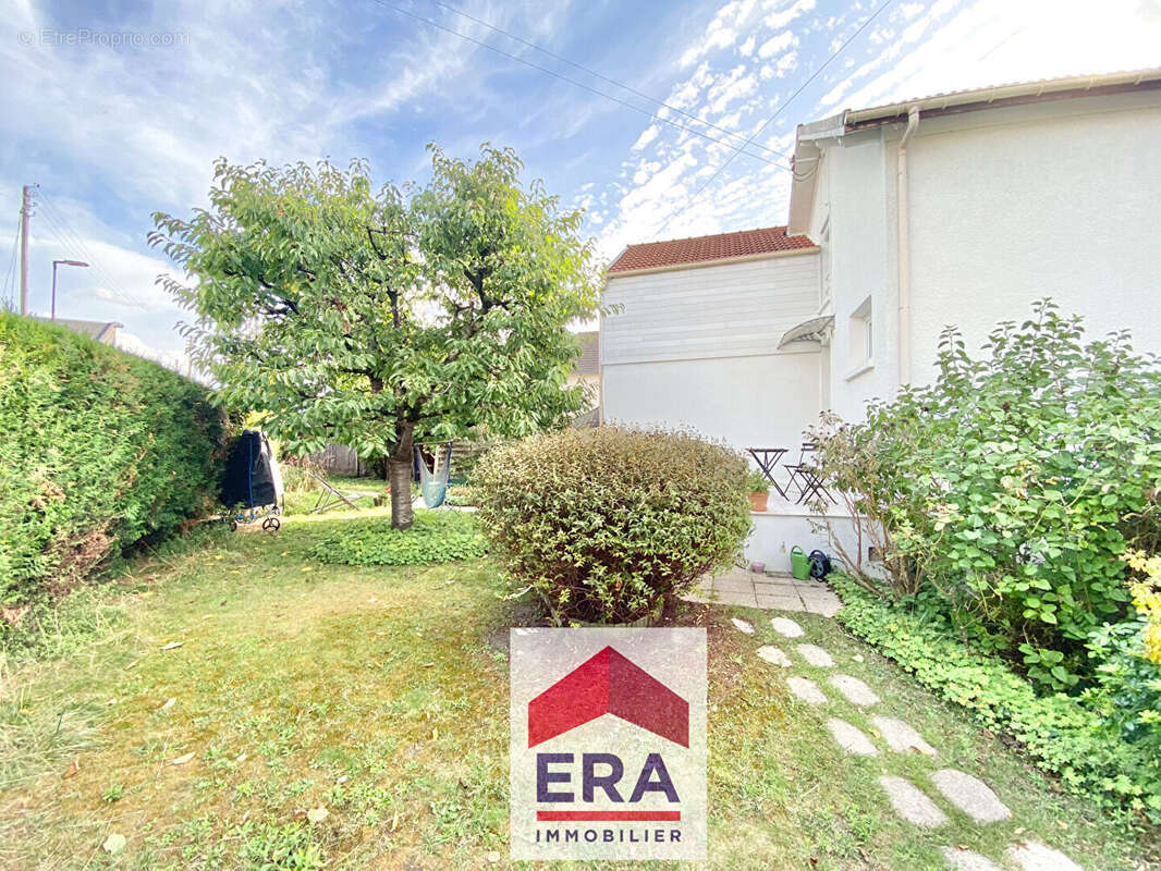 Maison à SARTROUVILLE