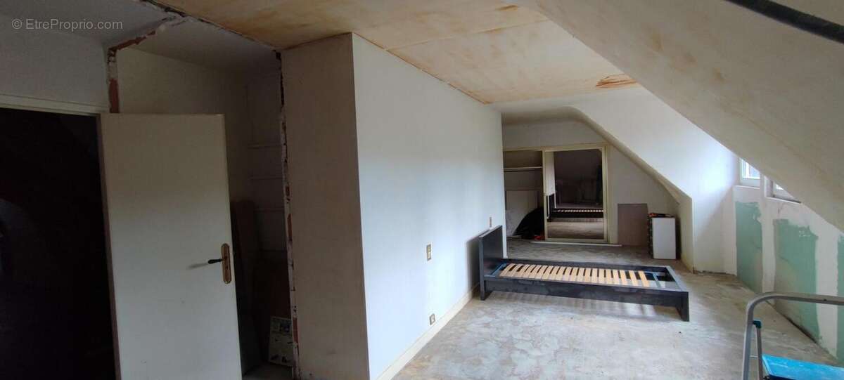 Maison à DECAZEVILLE