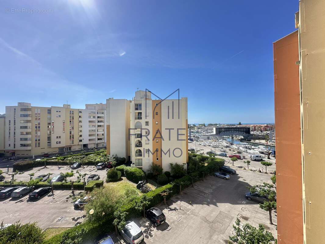 Appartement à MAUGUIO