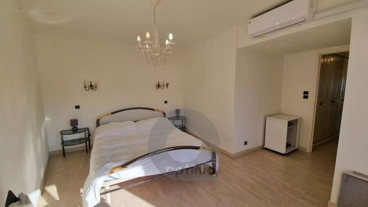 Appartement à ROQUEBRUNE-CAP-MARTIN