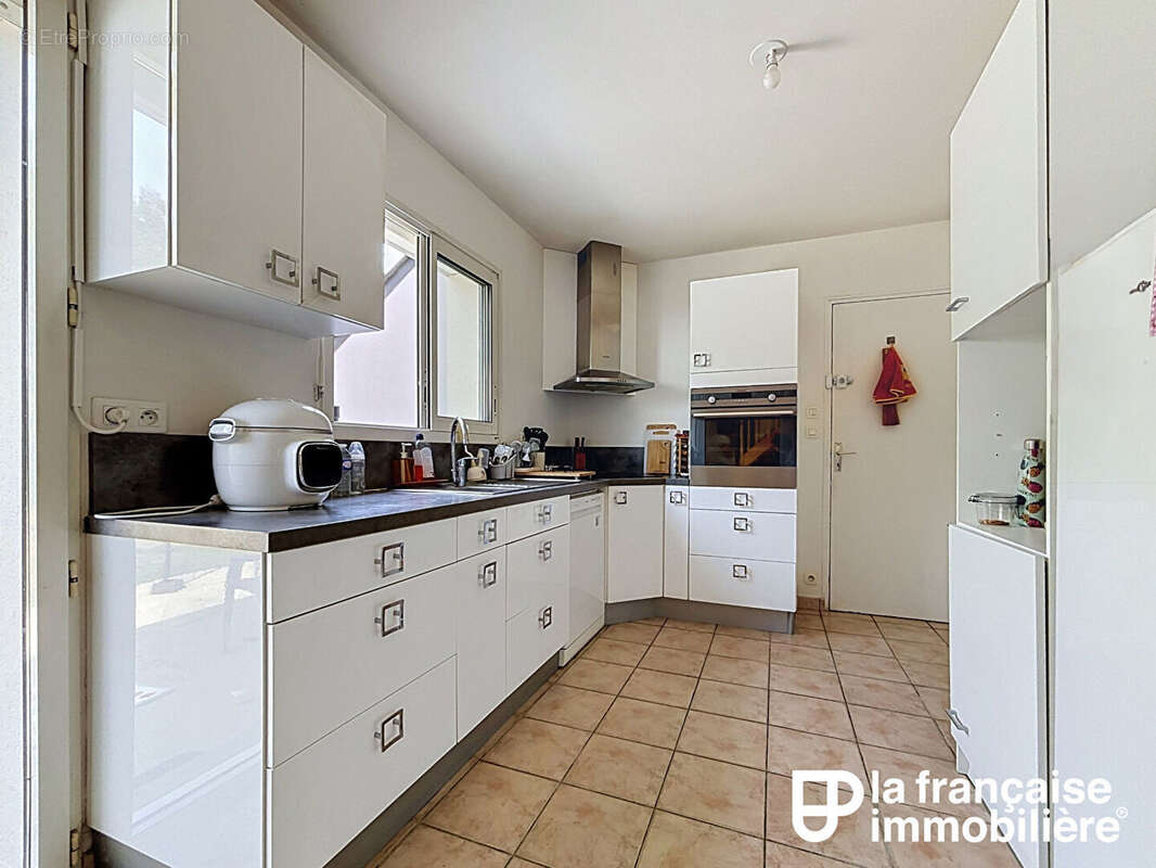A VENDRE - CHAVAGNE - Maison indépendante 7 pièces - garage double - photo 2