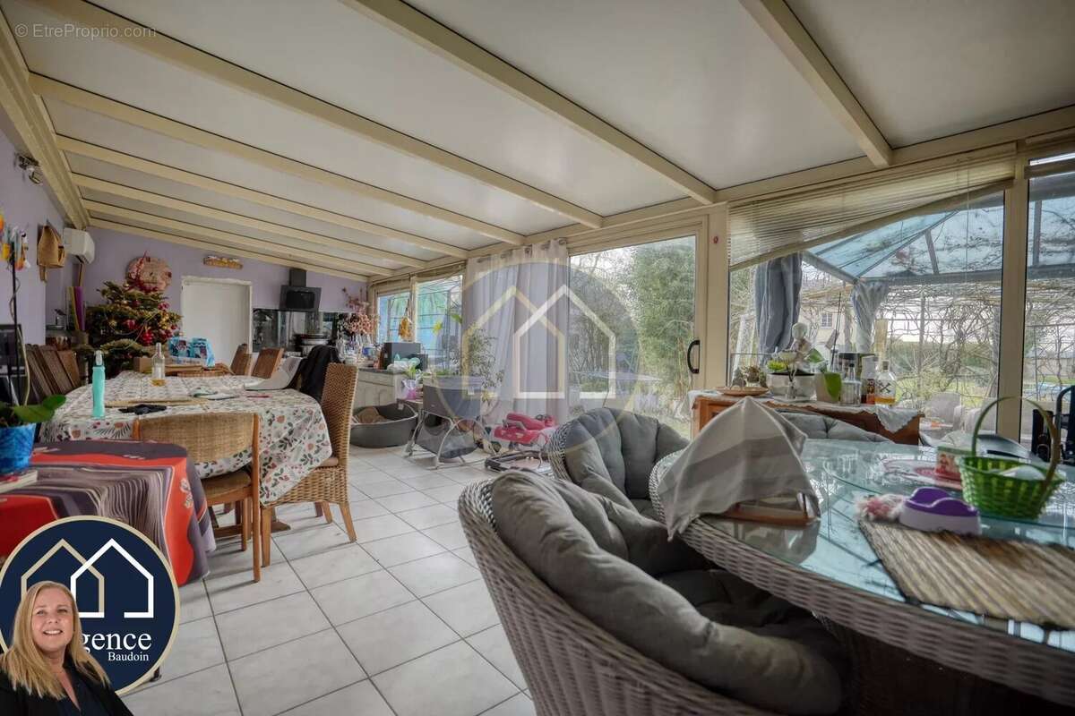 Maison à CHERISY