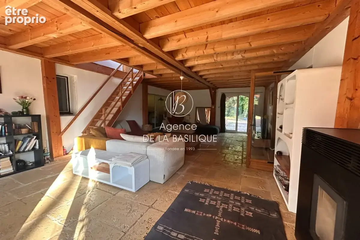 Maison 8 pièces 197 m² à vendre à Pourrieres (83910) - photo 7